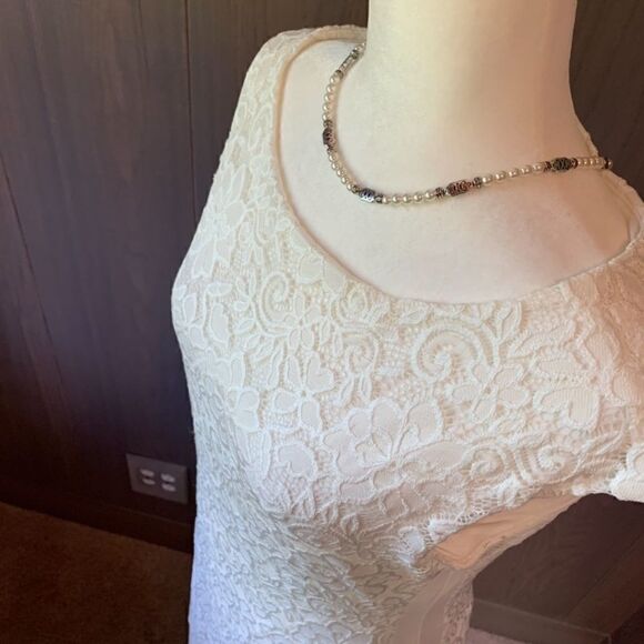 PattyBoutik Lace Overlay Ivory Dress L *NWT* - Picture 10 of 16